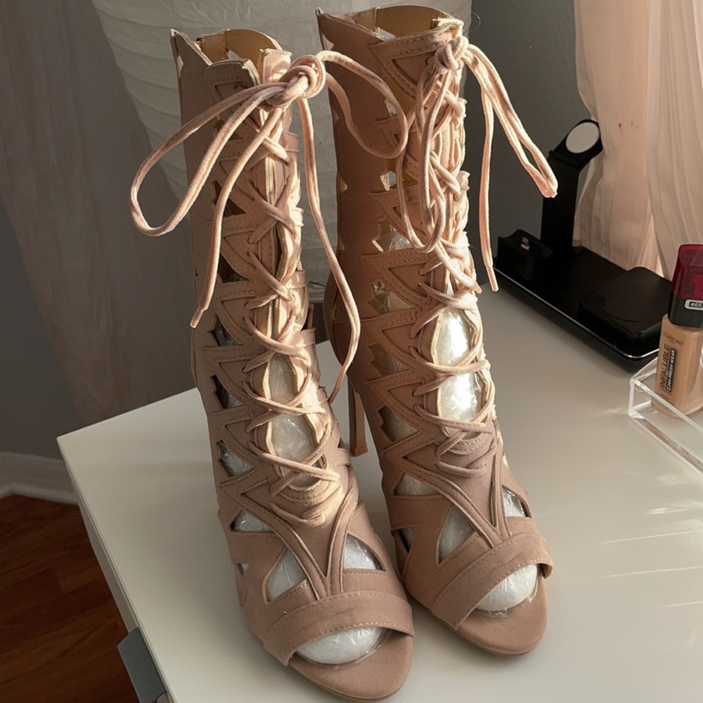 FashionNova Boot/Heels - Picture 5 of 5